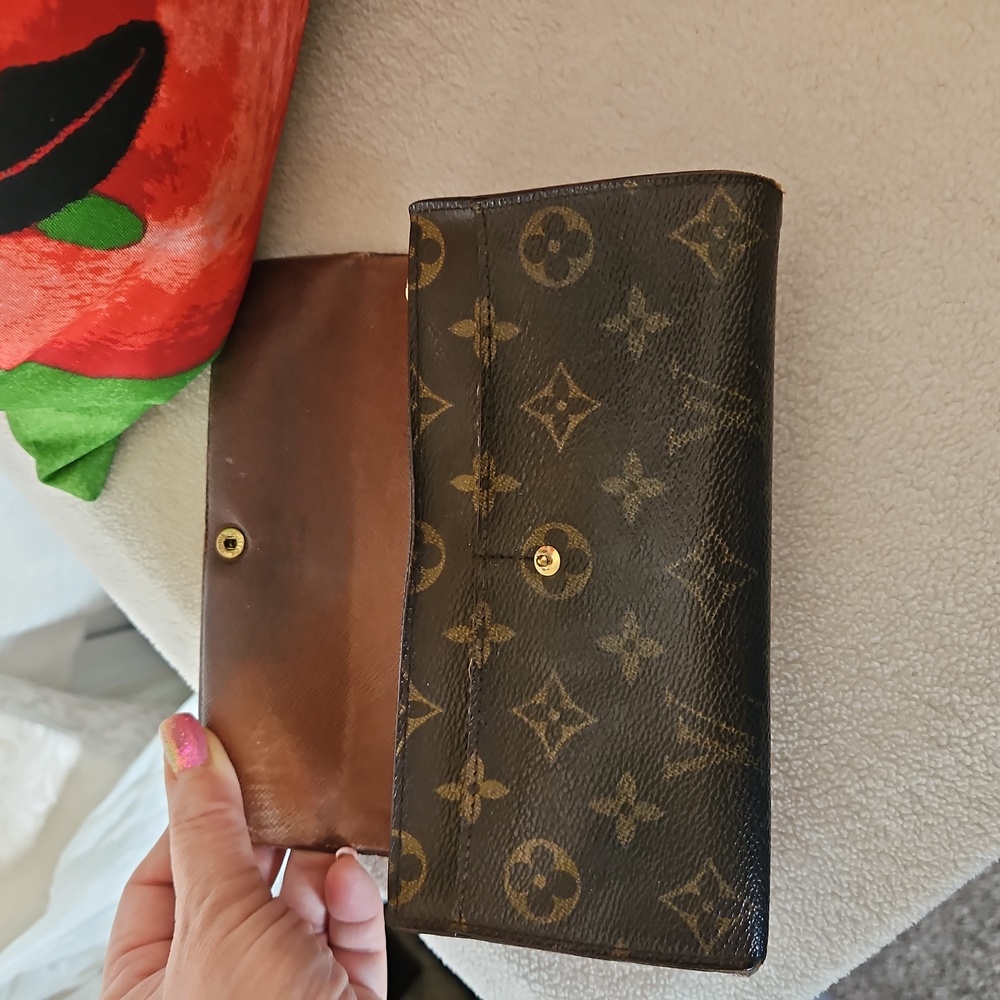 AUTHENTIC Full Inclusion Vintage Louis Vuitton Brown Monogram Sarah Long Wallet. - Picture 7 of 10